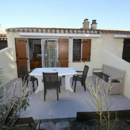 Casa de Férias T2 Climatisee Avec Terrasse Dans La Pinede - Fr-1-607-87 Agde