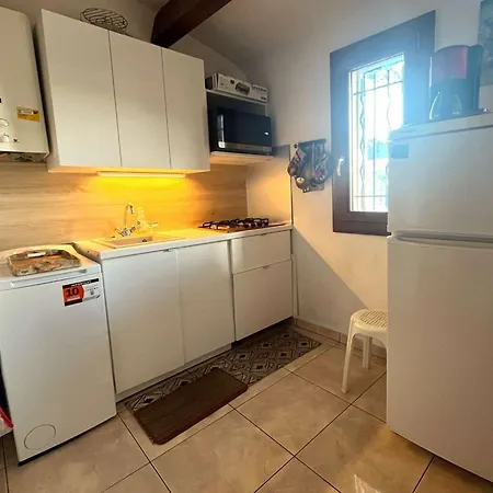 T2 Climatisee Avec Terrasse Dans La Pinede - Fr-1-607-87